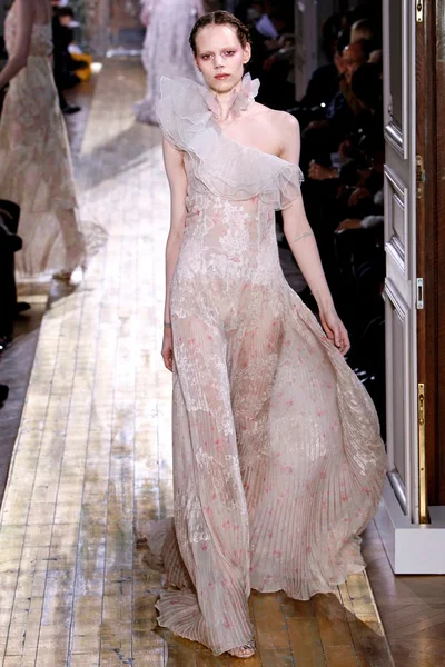 Look 37
